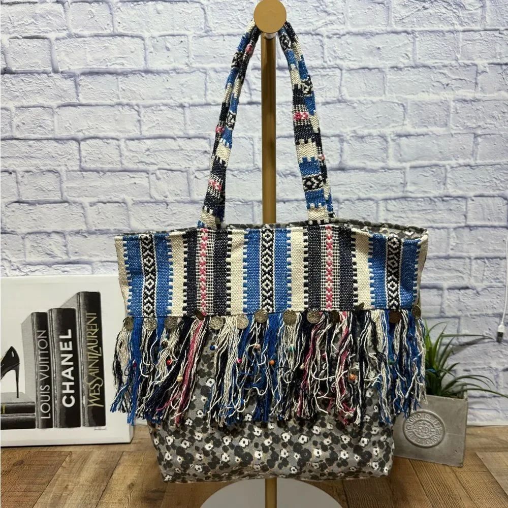 America & Beyond Multi Color Tote W/fringe And Brass Medallions 15”x18”￼